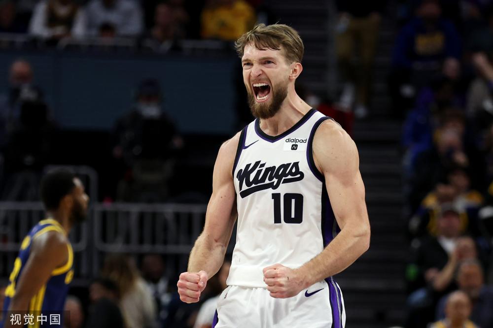 球更加从容 球更加从容